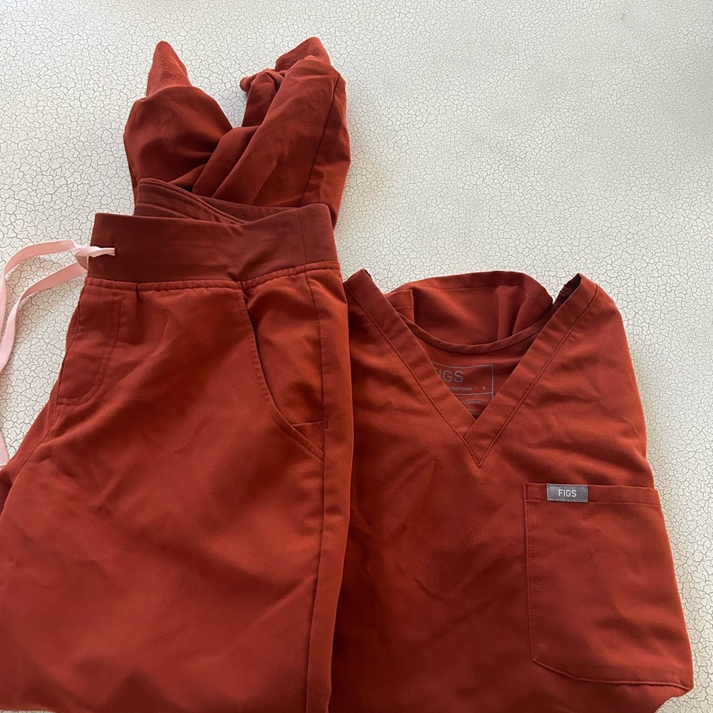 Figs Women’s scrubs size small.